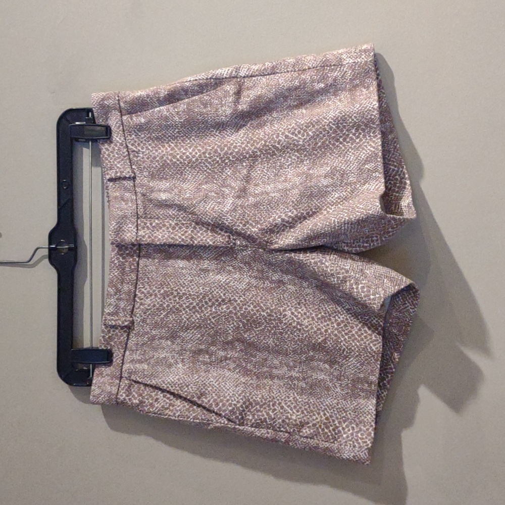 Banana Republic Women's 4 Textured Tan/White Shorts